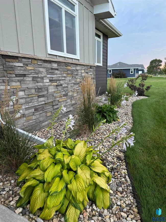 2201 Dean Dr, House other with 5 bedrooms, 4 bathrooms and null parking in Mitchell SD | Image 37