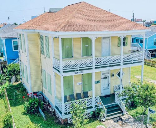 2801 Avenue Q 1/2, Galveston, TX, 77550-7734 | Card Image