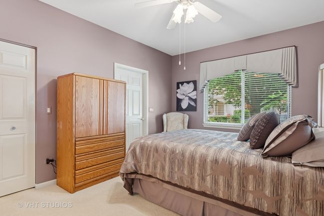 21513 W Douglas Ln, Condo with 3 bedrooms, 2 bathrooms and 2 parking in Plainfield IL | Image 13