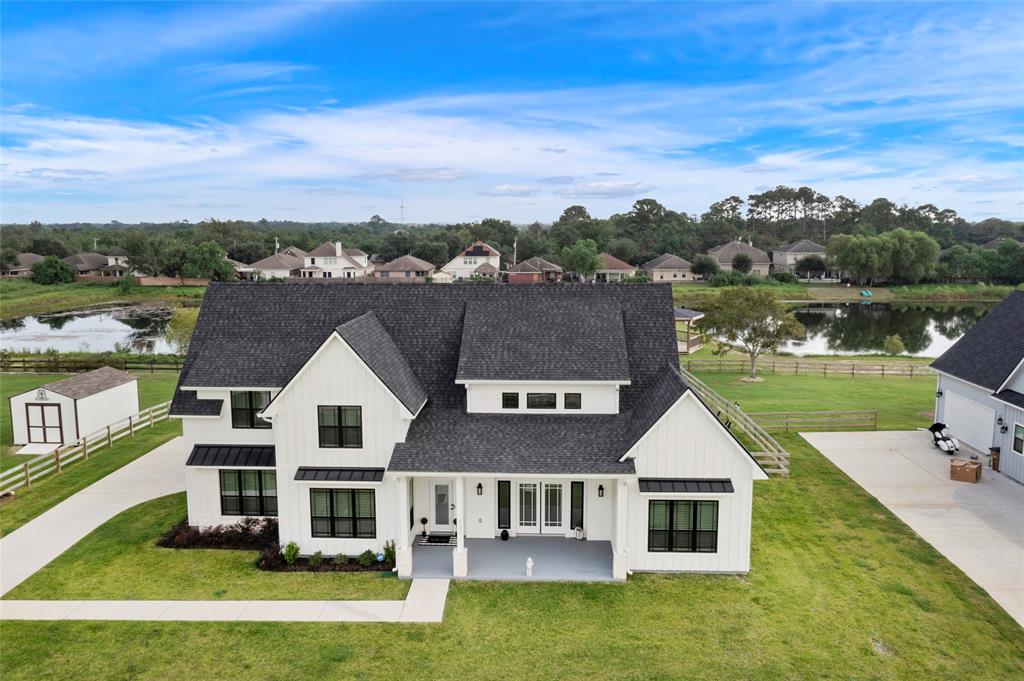 Leslies Way, Dickinson, TX 77539
