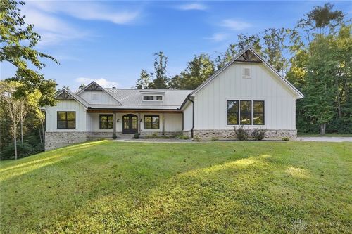 210 Blue Jay Way, Wilmington, OH, 45177-8418 | Card Image