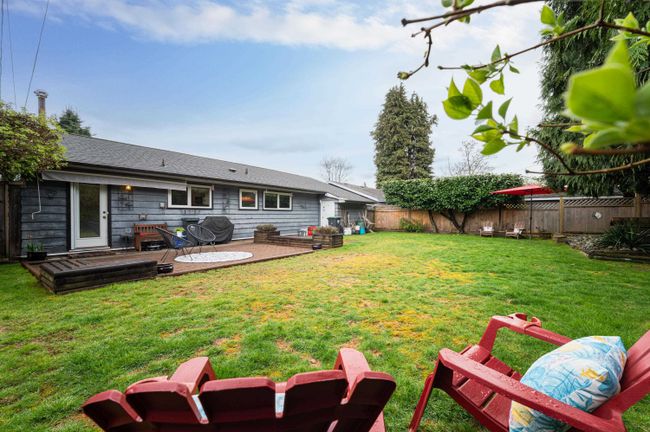 1325 Oakwood Crescent, House other with 3 bedrooms, 1 bathrooms and 3 parking in North Vancouver BC | Image 34