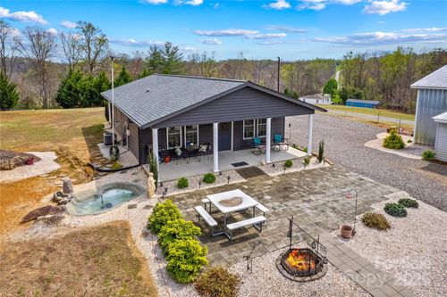 1595 Cheatham Ford Rd, Hiddenite, NC, 28636-8276 | Card Image