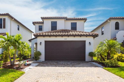 8820 Madrid Cir, Naples, FL, 34104-6226 | Card Image