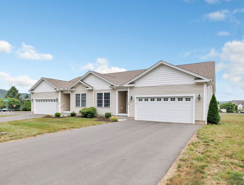54-54 Pondview Cir, Beacon Falls, CT, 06403-1048 | Card Image