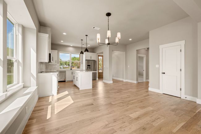 207 W 7 Th St, House other with 4 bedrooms, 3 bathrooms and null parking in Justin TX | Image 14