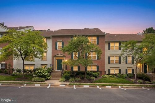 202-12114 Green Leaf Ct, FAIRFAX, VA, 22033-2532 | Card Image