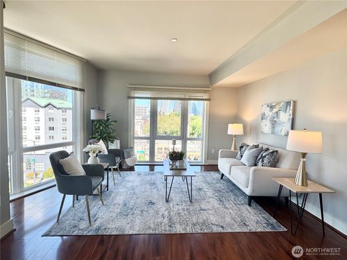 502-699 John St, Seattle, WA, 98109-5060 | Card Image