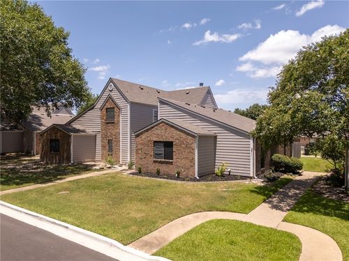 2511 Cross Timbers Dr, College Station, TX, 77840-5068 | Card Image
