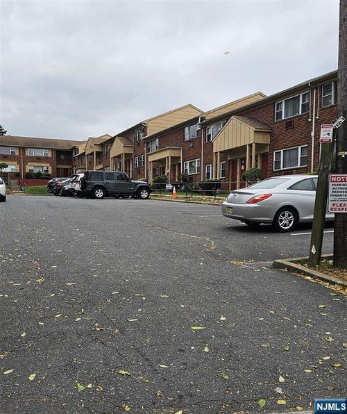 924 Stuyvesant Ave, Irvington, NJ, 07111-5143 | Card Image