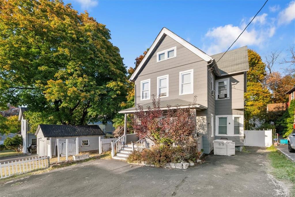 23 Grandview Avenue, For Sale in Middletown Zoocasa