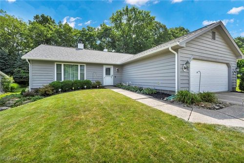 7083 Brandywine Dr, Mentor, OH, 44060-6544 | Card Image