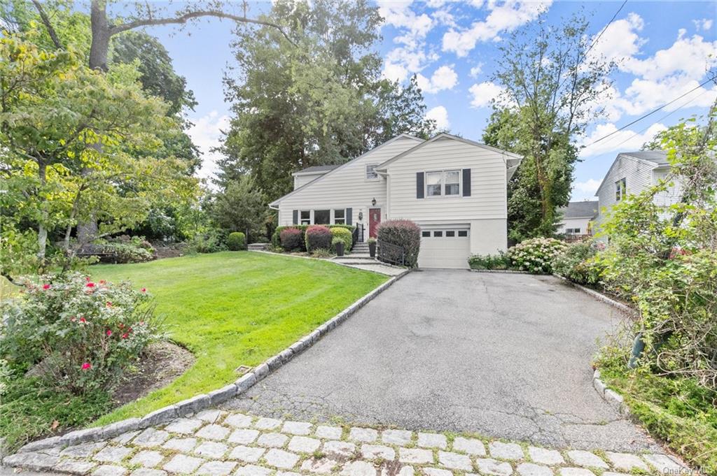 Hickory Hill Rd, Eastchester, NY 10709