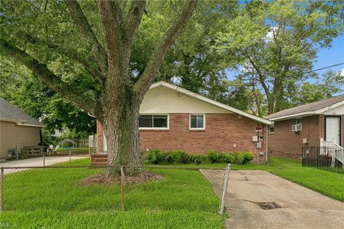 41 W Virginia Ave, Hampton, VA, 23663-2211 | Card Image