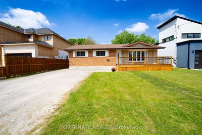 3223 Dorchester Rd, House other with 3 bedrooms, 2 bathrooms and 5 parking in Niagara Falls ON | Image 2