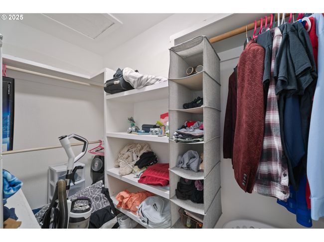 5582 Sw Murray Blvd, Condo with 2 bedrooms, 1 bathrooms and null parking in Beaverton OR | Image 16