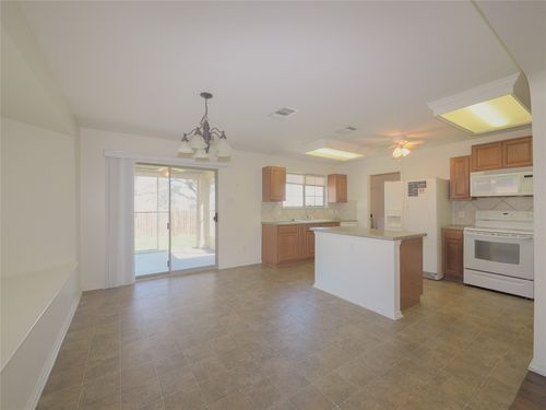 4604 Woodstock Dr, Georgetown, TX, 78633-5092 | Card Image