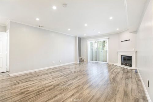 apt-106-15114 Sherman Way, Van Nuys, CA, 91405-2086 | Card Image
