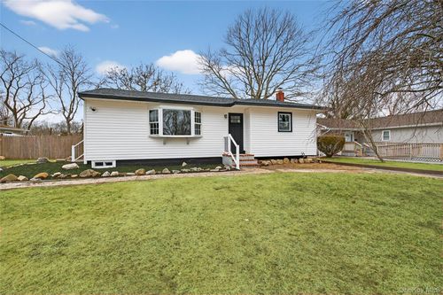 34 Propose Rd, Shirley, NY, 11967-3019 | Card Image