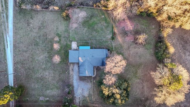 484 Us Highway 259 N, House other with 3 bedrooms, 3 bathrooms and null parking in De Kalb TX | Image 6