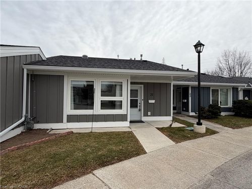 21 Gates Lane, Hamilton, ON, L9B1T8 | Card Image