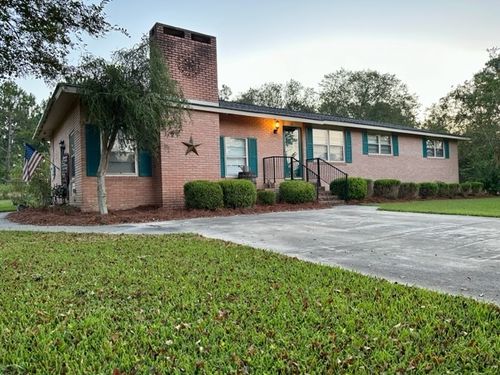 95 E Brewton St, Mc Rae, GA, 31055-3200 | Card Image