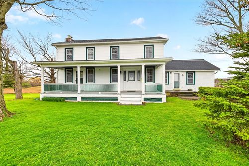 2070 New Michigan Rd, Canandaigua, NY, 14424-7917 | Card Image