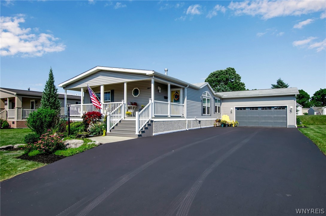 Kings Cross Ave, Clarence, NY 14031