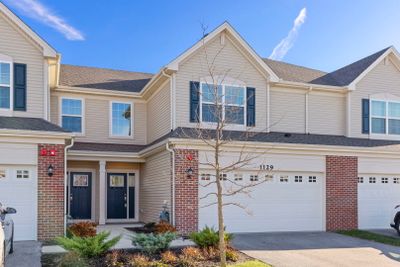 1129 Hawk Hollow Drive, Townhouse with 3 bedrooms, 2 bathrooms and 2 parking in Yorkville IL | Image 2