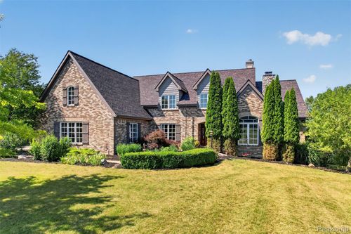 5372 Stone Garden Dr, Howell, MI, 48843 | Card Image