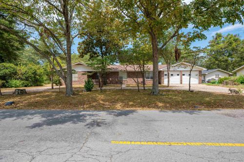 812 W 3rd St, Lonoke, AR, 72086-2308 | Card Image