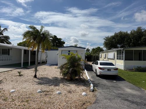 5504 Lagoon Dr, Fort Lauderdale, FL, 33312-6432 | Card Image