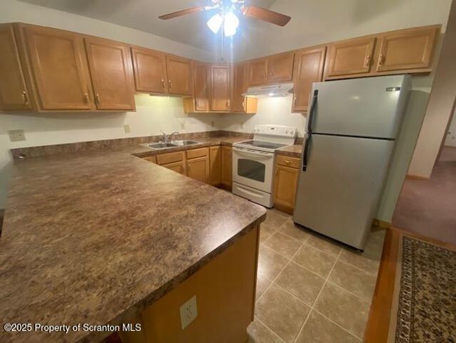 Kitchen | Image 6
