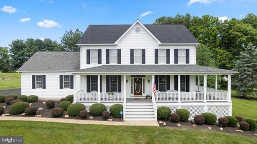 38490 Millstone Dr, HILLSBORO, VA, 20132-3733 | Card Image