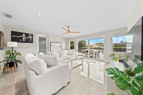 817 Nw 30th St, Wilton Manors, FL, 33311-2437 | Card Image