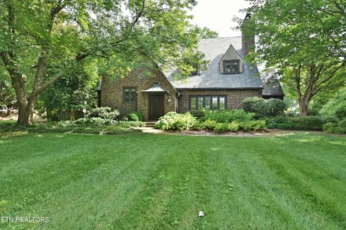 2221 Cherokee Blvd, Knoxville, TN, 37919-8344 | Card Image