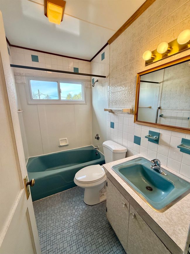 2238 Elm St, House other with 3 bedrooms, 2 bathrooms and null parking in Manchester NH | Image 14