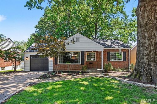 1310 Lanvale Dr, Webster Groves, MO, 63119-4711 | Card Image