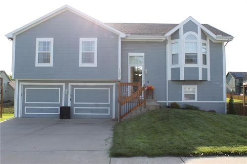 11502 N Laurel Ave, Kansas City, MO, 64157-8212 | Card Image