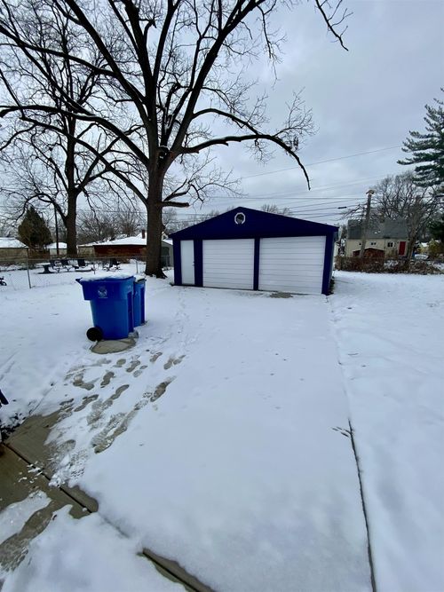 26130 Currier St, Dearborn Heights, MI, 48125-1416 | Card Image