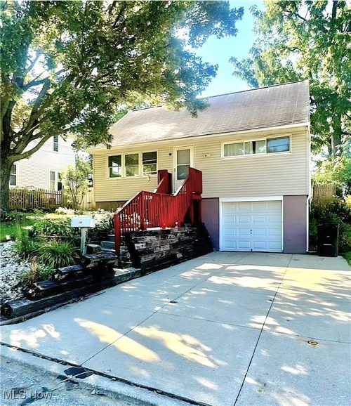 349 Elm St, Wadsworth, OH, 44281-2230 | Card Image