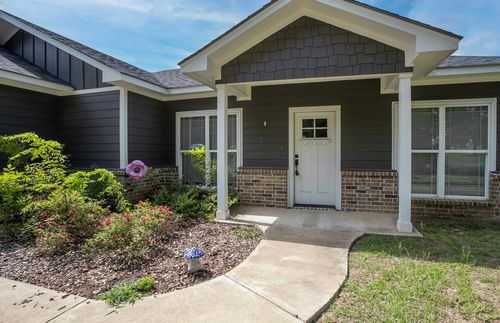 416 W South St, Lindale, TX, 75771-6226 | Card Image