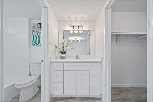 11823 S Willow Cir, Houston, TX, 77071-3311 | Card Image
