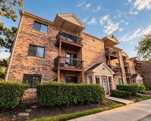 f-2221 Nichols Rd, Arlington Heights, IL, 60004-1238 | Card Image