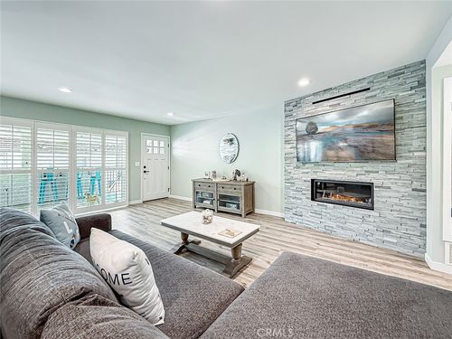 3627 Summershore Ln, Westlake Village, CA, 91361-4218 | Card Image