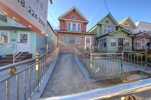 89-10 121st St, Richmond Hill, NY, 11418-3224 | Card Image