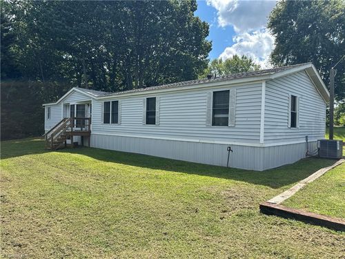 5595 Nc Highway 66 S, King, NC, 27021 | Card Image