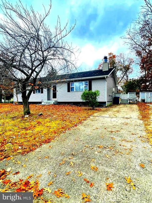 601 Concord Dr, BROWNS MILLS, NJ, 08015-3706 | Card Image