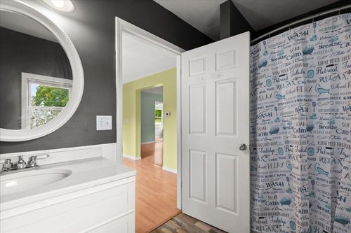 524 Kiddville St, Belding, MI, 48809-9593 | Card Image