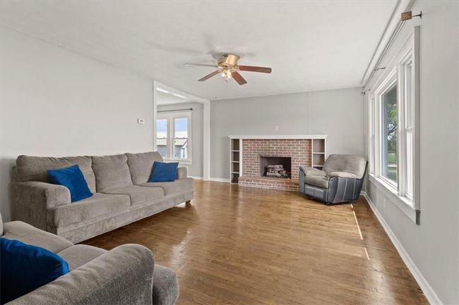33910 E State Route Vv, House other with 3 bedrooms, 1 bathrooms and null parking in Pleasant Hill MO | Image 33